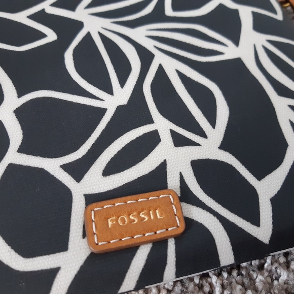 Fossil wristlet brand new with tags - Picture 3 of 6